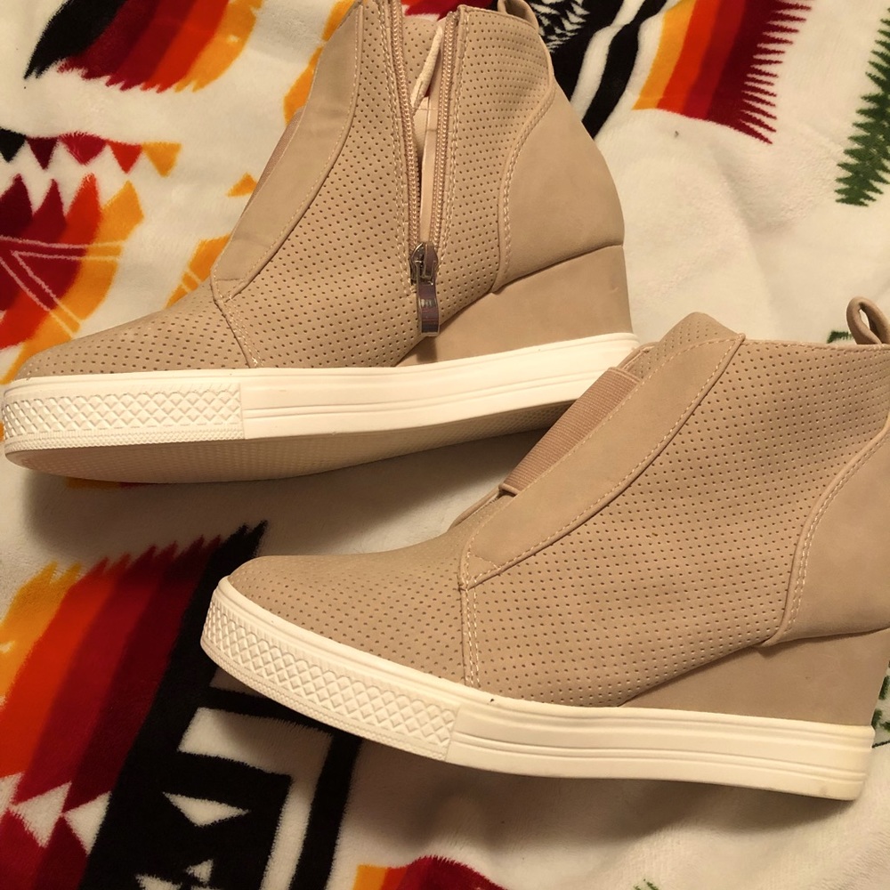 Beige platform sneakers almost nude
